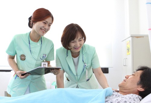 Cơ hội nghề nghiệp hấp dẫn cho điều dưỡng Việt Nam tại Đức - Ảnh 1.