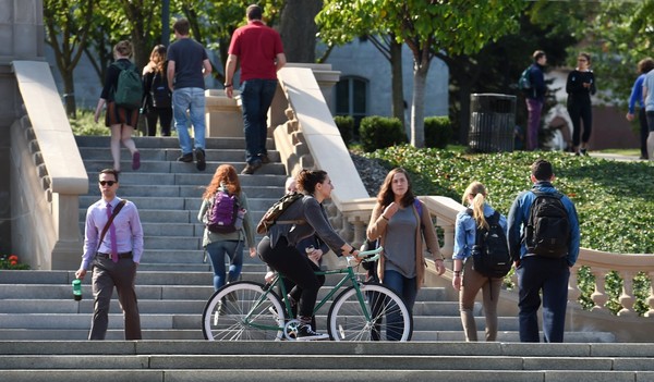 Trường ĐH cấm thầy - trò yêu nhau - Ảnh 1. Trường ĐH cấm thầy - trò yêu nhau - Ảnh 1.