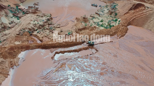 Flycam: Mỏ khai thác titan băm nát bãi biển Bình Thuận - Ảnh 3.