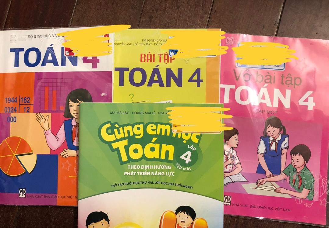 Học sinh viết, vẽ vào SGK thì thầy giáo bị xử lý?! - Ảnh 1. Học sinh viết, vẽ vào SGK thì thầy giáo bị giải quyết?! - Ảnh 1.