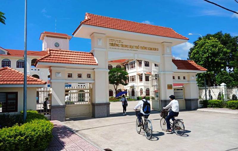Những Hình Ảnh Đẹp, Gần Gũi Của Chủ Tịch Nước Trần Đại Quang Với Mái Trường  Xưa - Báo Người Lao Động