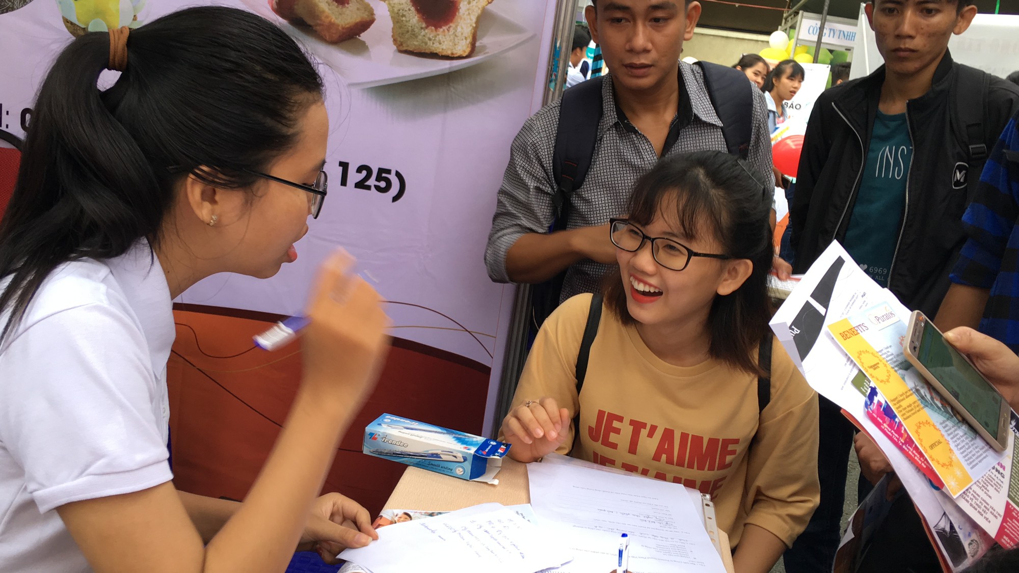 Bỏ học nửa chừng để khởi nghiệp: Nên không? - Ảnh 1. Bỏ học nửa chừng để khởi nghiệp: Nên không? - Ảnh 1.