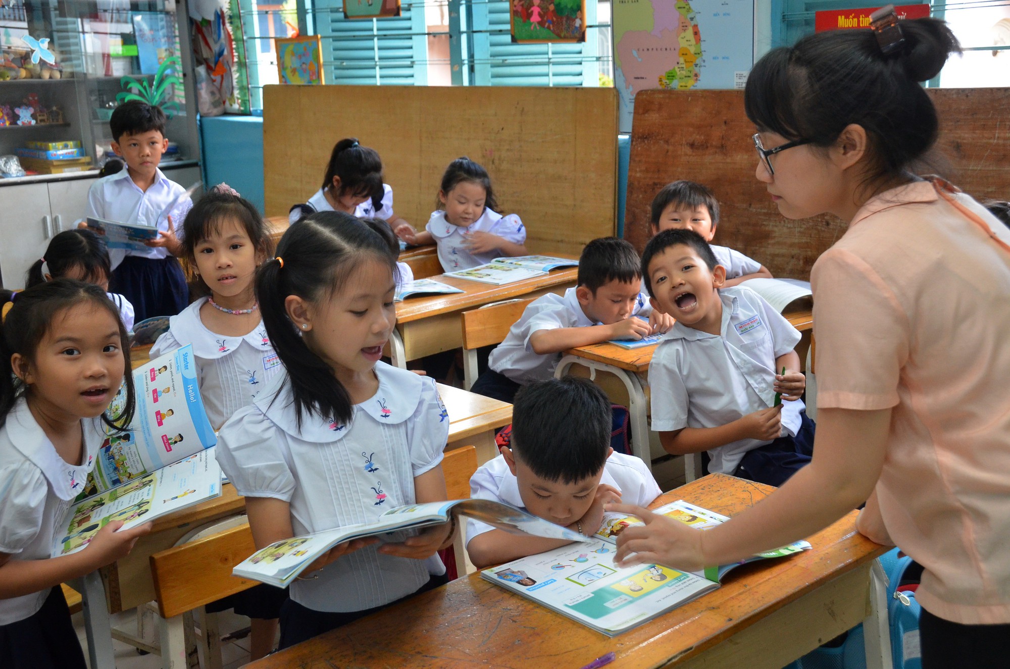 Học sinh tphcm có học sách k-thuật giáo dục? - Ảnh 1. Học sinh tp hồ chí minh có học sách k/thuật giáo dục? - Ảnh 1.