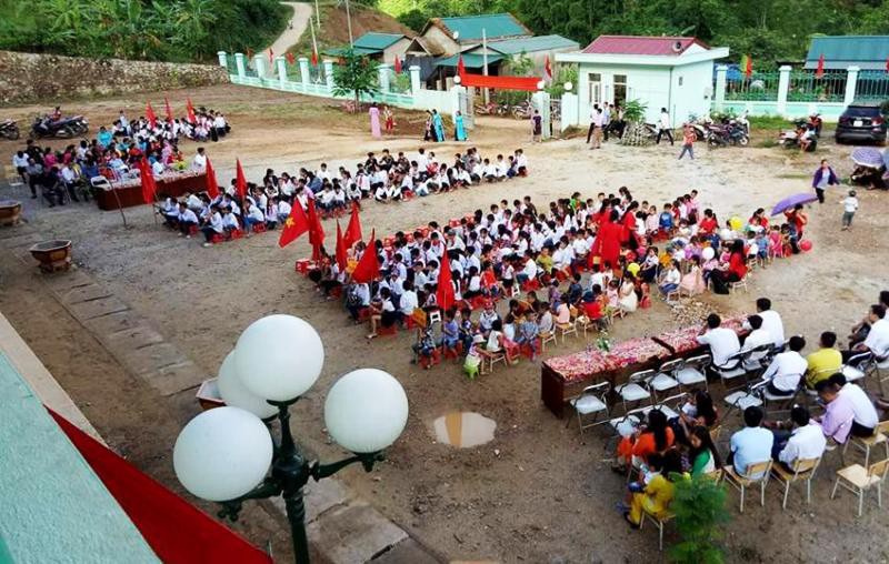 Hình ảnh khai trường năm học mới tại vùng tâm lũ Mường Lát - Ảnh 6. Hình ảnh khai học năm học mới ở vùng tâm lũ Mường Lát - Ảnh 6.