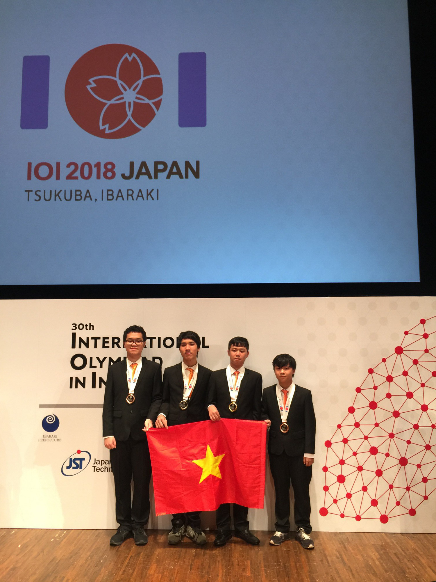 Việt Nam xuất sắc giành 4 huy chương ở Olympic Tin học quốc tế - Ảnh 1. Việt Nam xuất sắc giành 4 huy chương tại Olympic Tin học quốc tế - Ảnh 1.