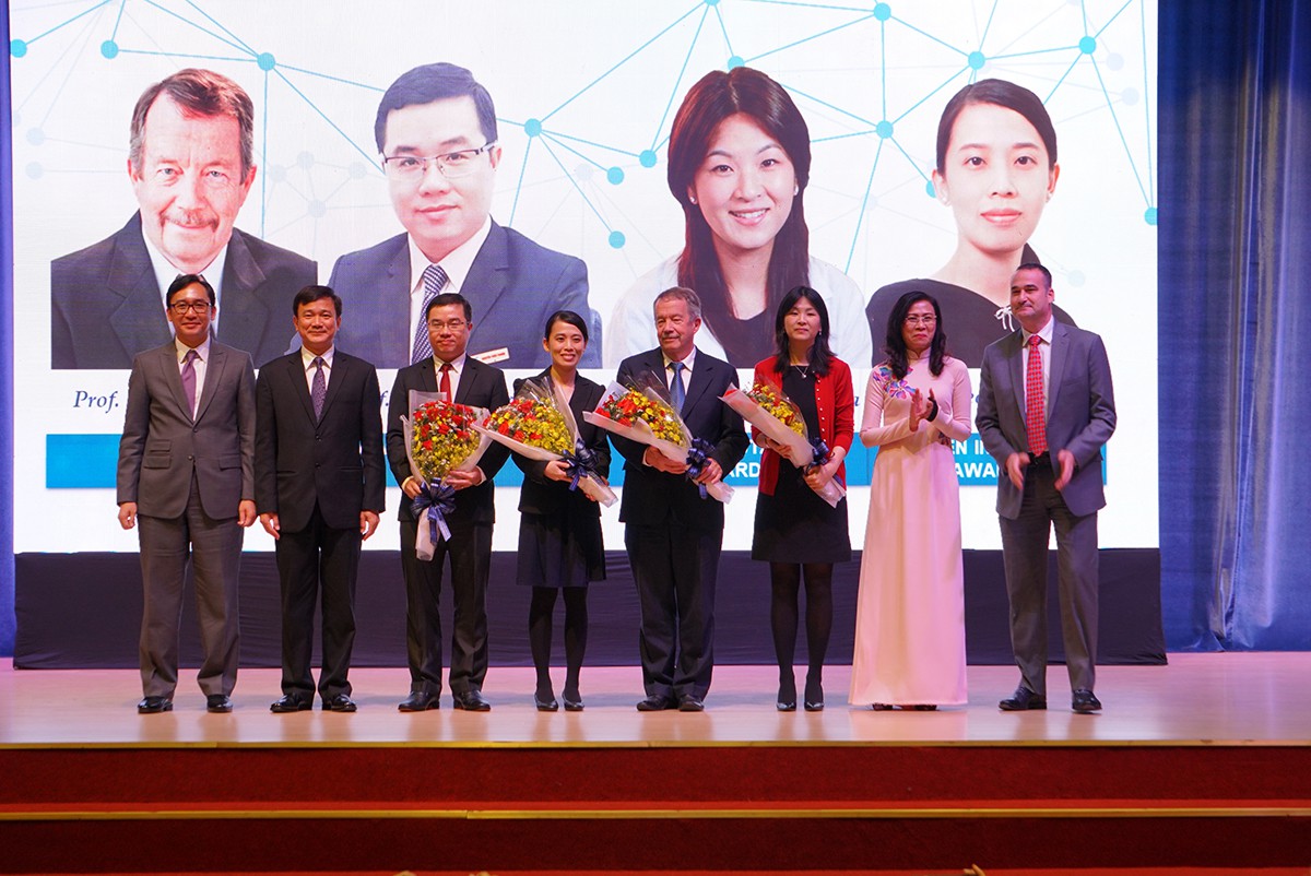 4 nhà khoa học - công nghệ thế giới nhận giải TDTU Prize của trường đh Tôn Đức Thắng - Ảnh 1. 4 nhà khoa học - công nghệ thế giới nhận giải TDTU Prize của trường đại học Tôn Đức Thắng - Ảnh 1.