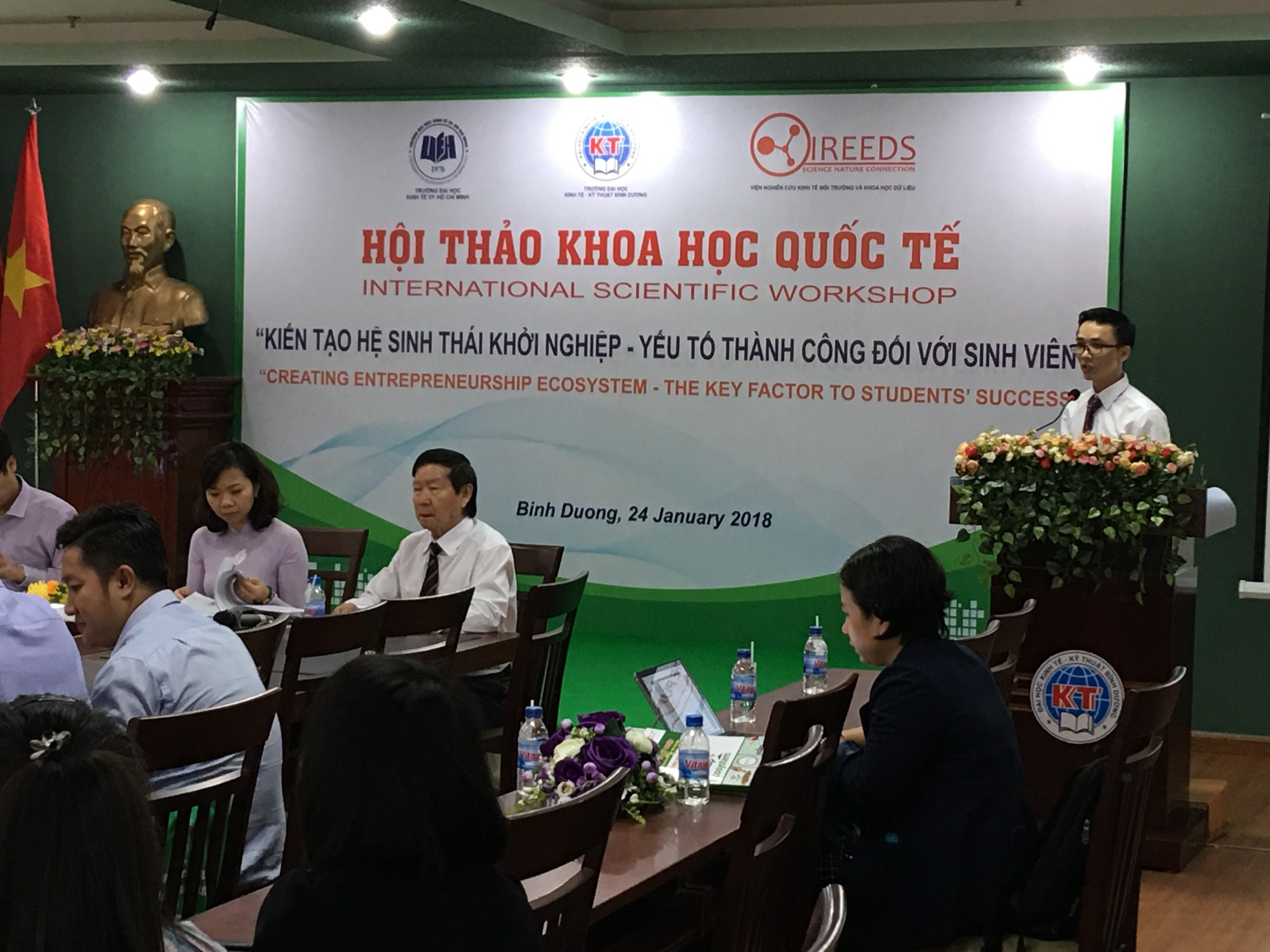 Khởi nghiệp: ngày càng trẻ thế nhưng thiếu ý tưởng - Ảnh 1. Khởi nghiệp: ngày càng trẻ mặc dù thế thiếu sáng kiến - Ảnh 1.