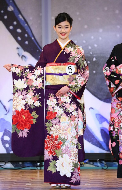 Tranh cãi nhan sắc của tân Hoa hậu Nhật Bản - Ảnh 3.