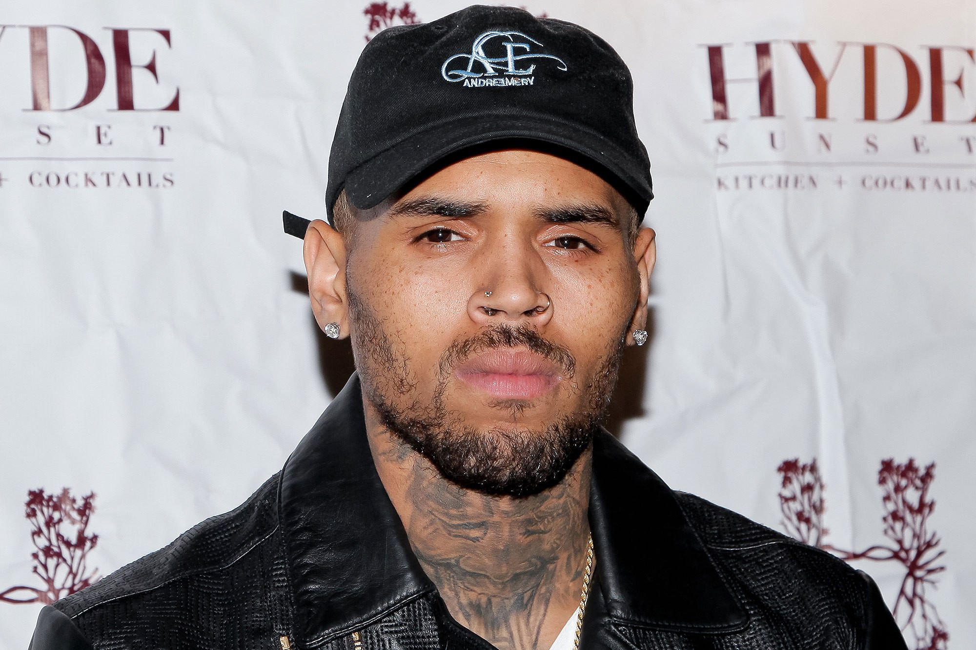 Ca sĩ Chris Brown được thả sau tố cáo hiếp dâm - Báo Người lao động