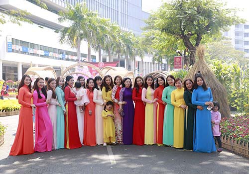 KHAI MẠC HỘI CHỢ HOA XUÂN PHÚ MỸ HƯNG TẾT KỶ HỢI 2019: GÓP XUÂN CHO ĐỜI - Ảnh 5. KHAI MẠC HỘI CHỢ HOA XUÂN PHÚ MỸ HƯNG TẾT KỶ HỢI 2019: GÓP XUÂN CHO ĐỜI - Ảnh 5.
