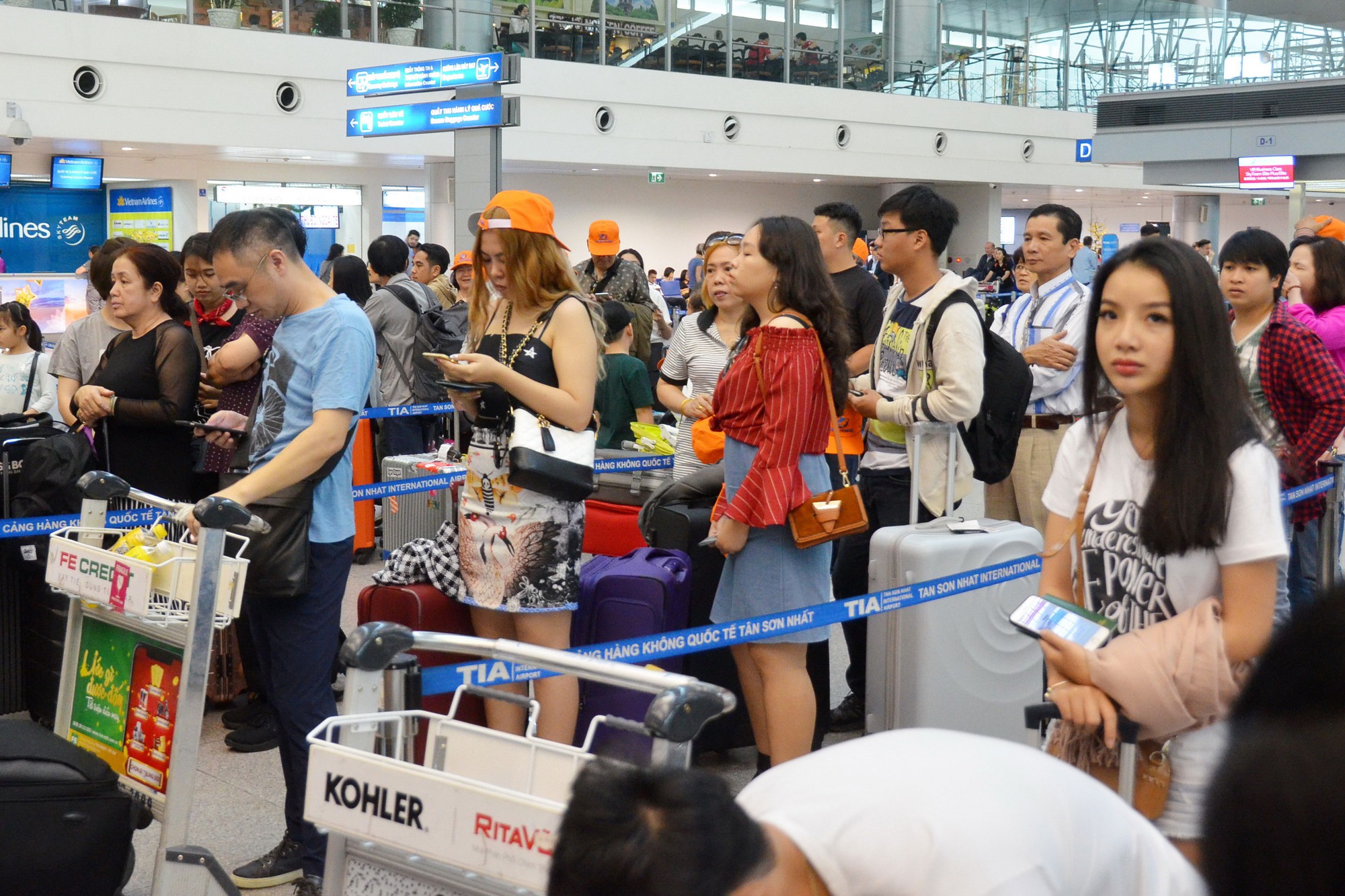 Kết quả hình ảnh cho saân bay ngày tết