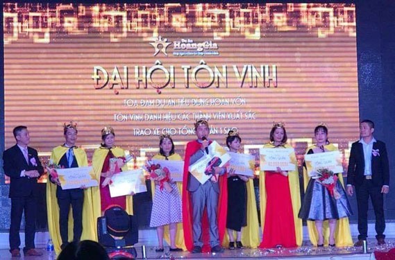 Khóc ròng vì sập bẫy Tập đoàn Hoàng Gia - Ảnh 1. Sập Bẫy Tập đoàn Hoàng Gia