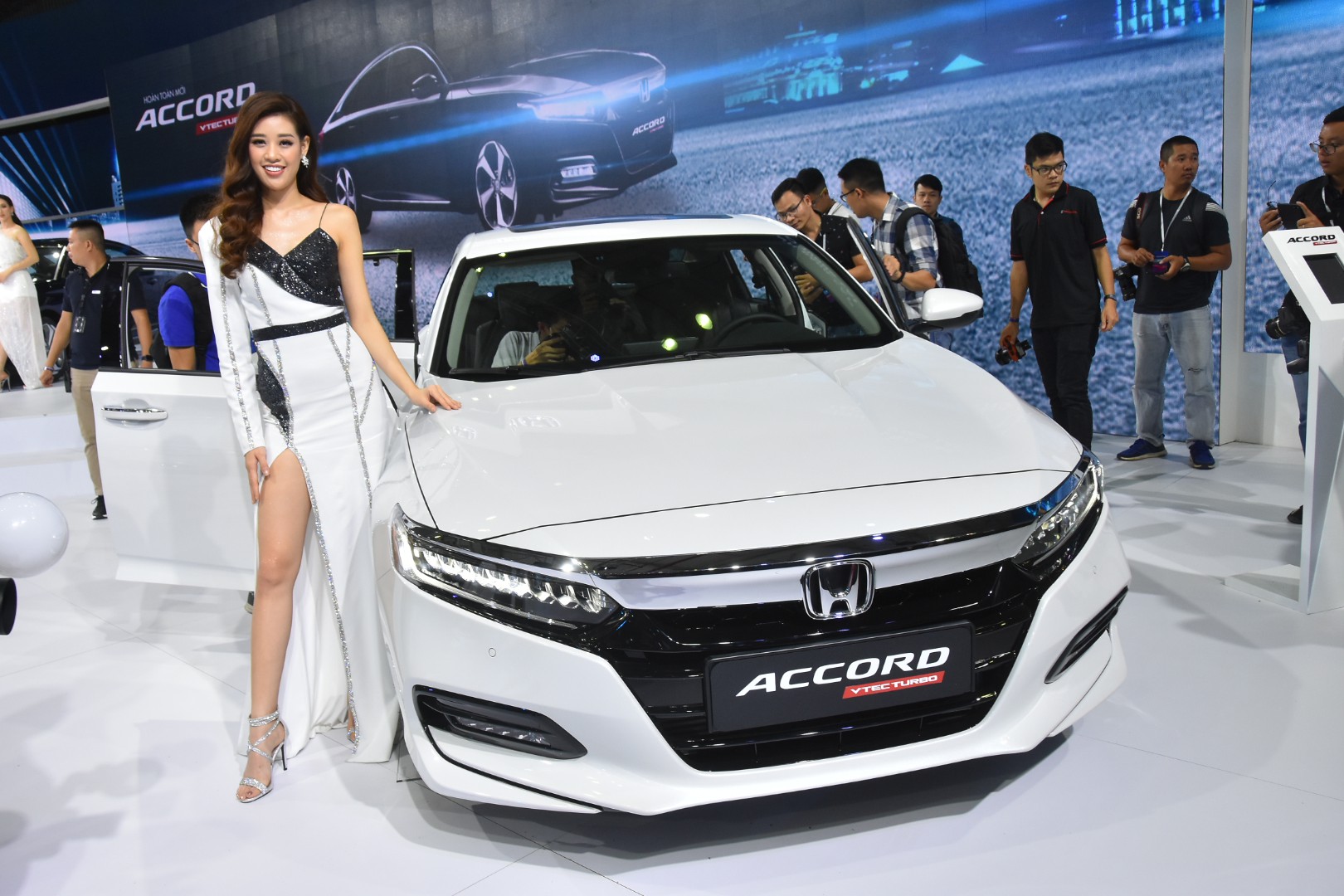 Gần 100 mẫu ôtô mới nhất trình diễn tại Vietnam Motor Show 2019 - Ảnh 5.