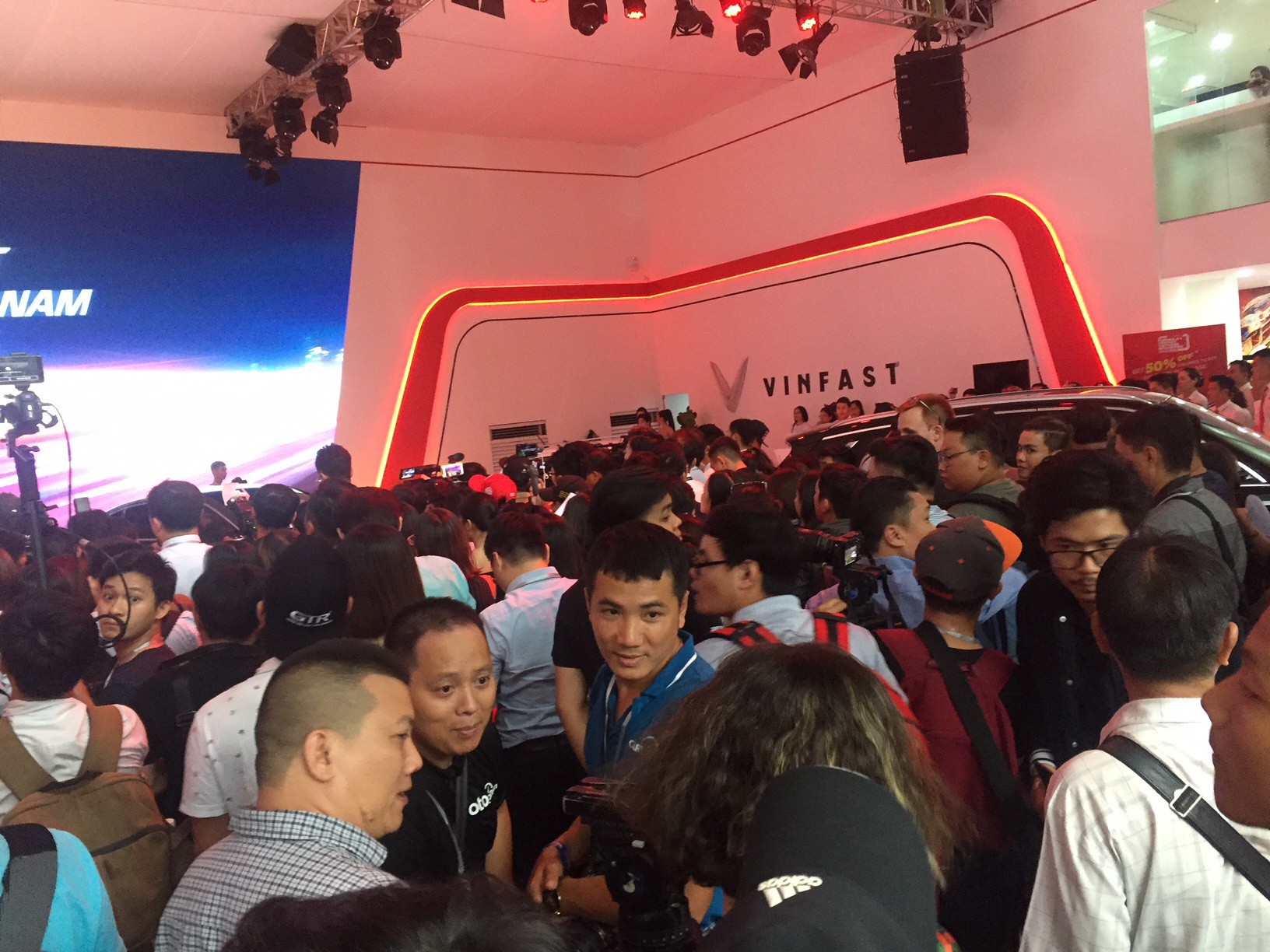 Gần 100 mẫu ôtô mới nhất trình diễn tại Vietnam Motor Show 2019 - Ảnh 3.