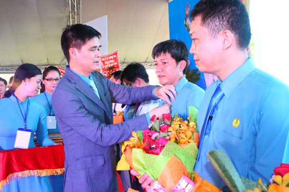 Người anh của công nhân - Ảnh 1.