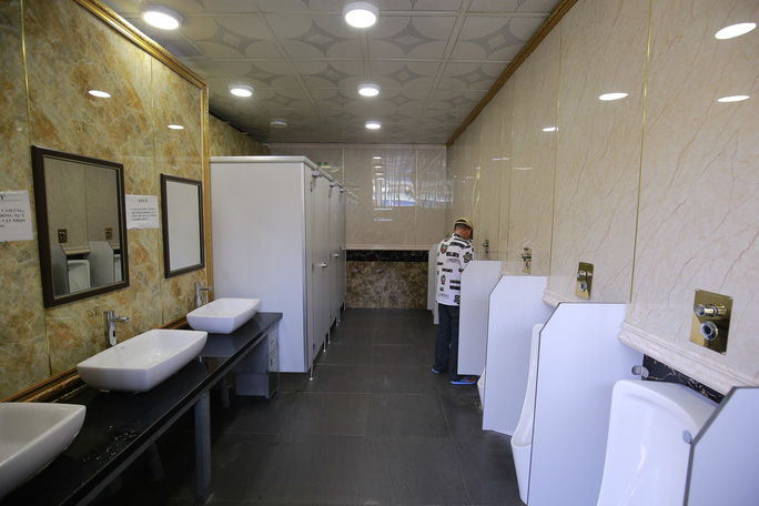 Thiết kế đẳng cấp nhà vệ sinh 1 tỷ sang trọng và tiện nghi nhất