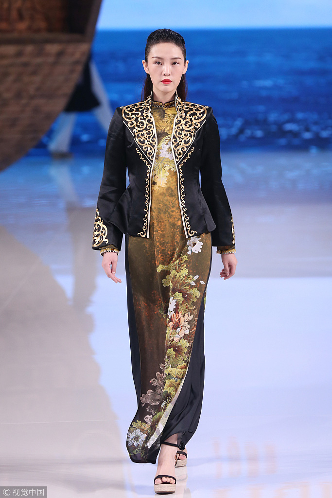 Công chúng phẫn nộ nhà thiết kế Trung Quốc nhận vơ áo dài Việt - Ảnh 6.
