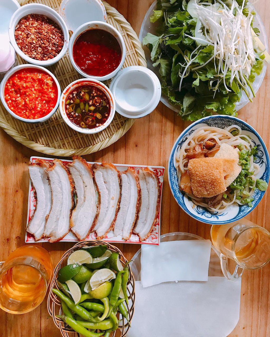 4 địa chỉ bánh tráng thịt heo ngon ở Đà Nẵng - Ảnh 1.