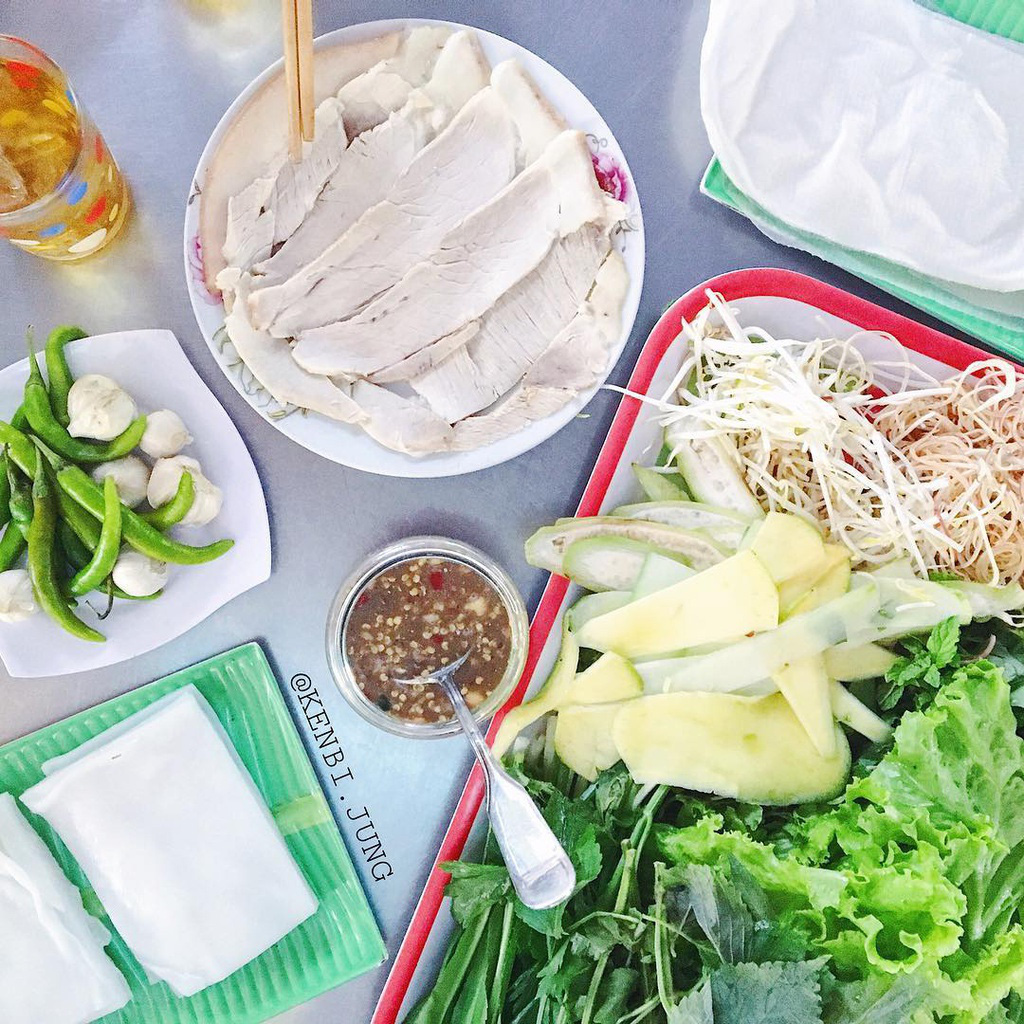 4 địa chỉ bánh tráng thịt heo ngon ở Đà Nẵng - Ảnh 6.