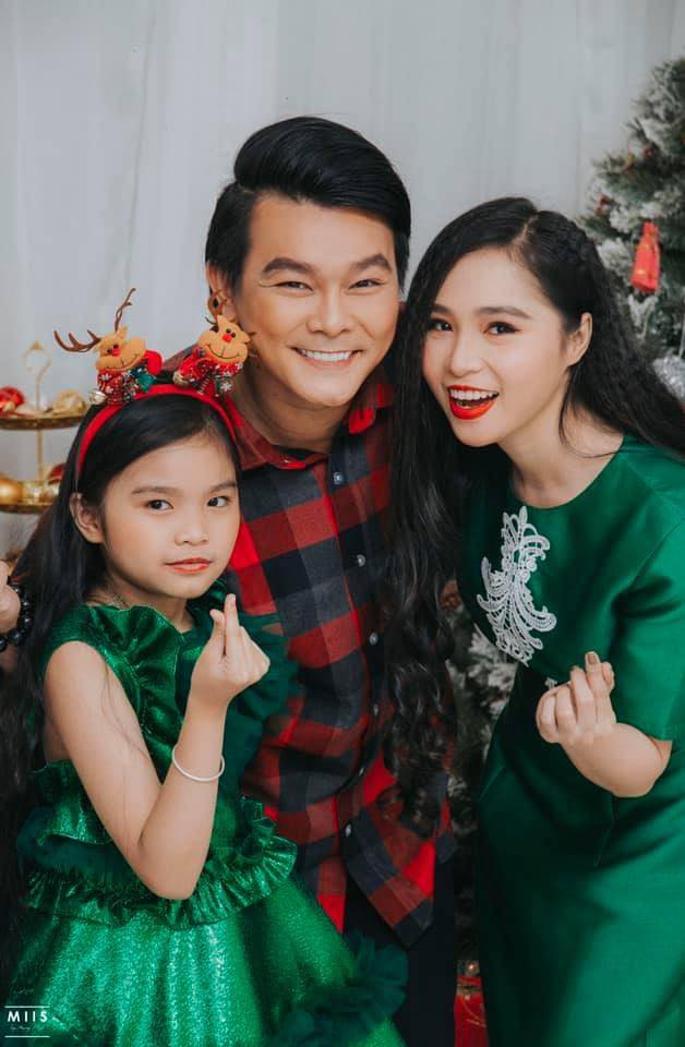 NSND Ngọc Giàu, NS Mạc Can, Việt Hương mang niềm vui san sẻ trong mùa Giáng sinh - Ảnh 4. NSND Ngọc Giàu, NS Mạc Can, Việt Hương mang niềm vui san sẻ trong mùa Giáng sinh - Ảnh 4.