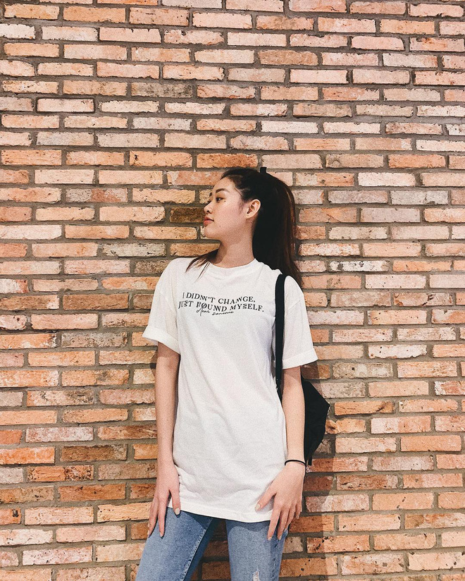 Không chỉ trên sân khấu, Nguyễn Trần Khánh Vân vẫn rất xinh đẹp ngoài đời - Ảnh 16. Không chỉ trên sân khấu, Nguyễn Trần Khánh Vân vẫn rất xinh đẹp ngoài đời - Ảnh 16.