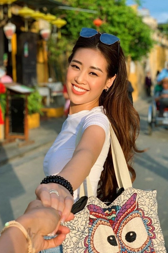 Không chỉ trên sân khấu, Nguyễn Trần Khánh Vân vẫn rất xinh đẹp ngoài đời - Ảnh 4. Không chỉ trên sân khấu, Nguyễn Trần Khánh Vân vẫn rất xinh đẹp ngoài đời - Ảnh 4.