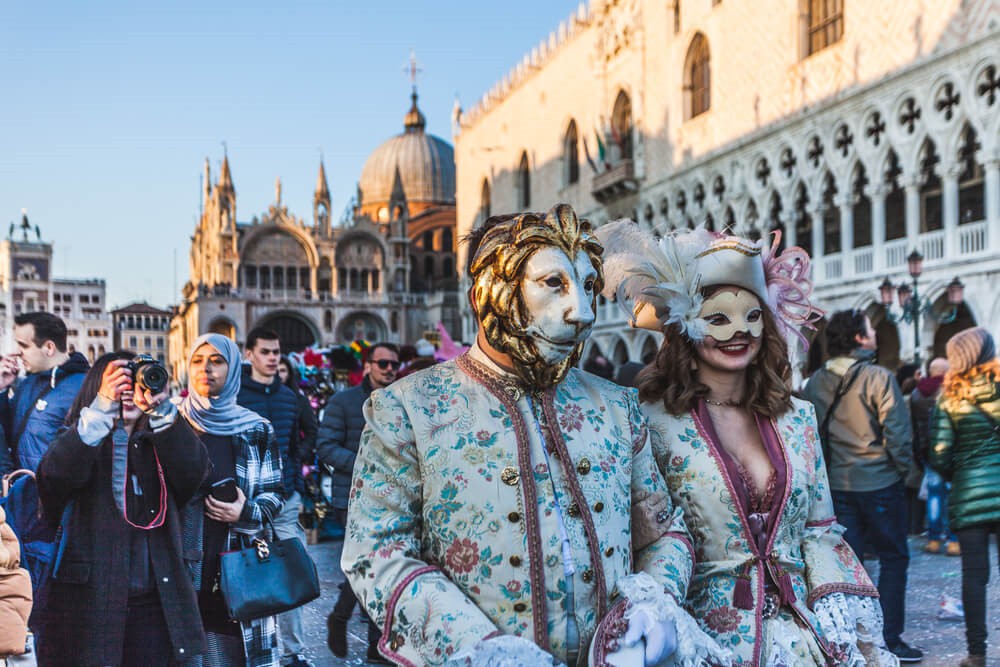 Đến Venice vào tháng 2, dự lễ hội hóa trang hoành tráng nhất năm