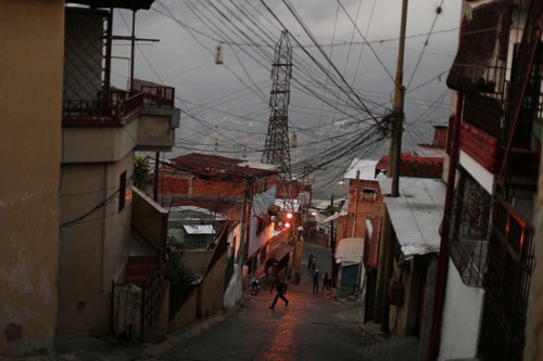 Mỹ - Nga leo thang căng thẳng về Venezuela - Ảnh 1.