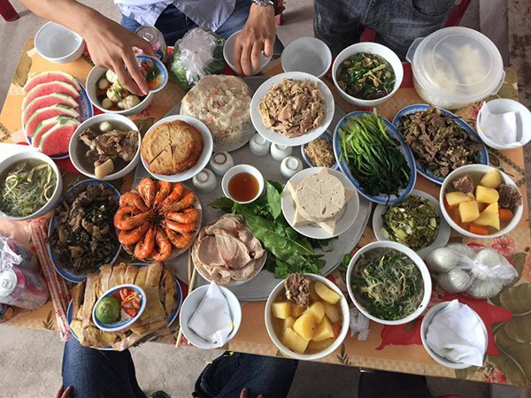 Chiêm bao thấy ăn cỗ mang ý nghĩa gì?