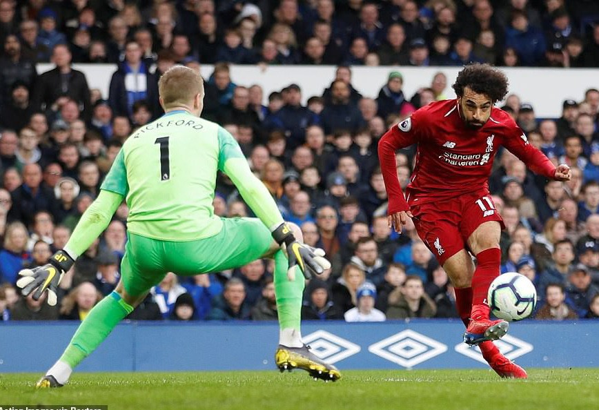 Liverpool mất thắng vì Salah, Chelsea hồi sinh với "phản đồ" Kepa - Báo Người lao động