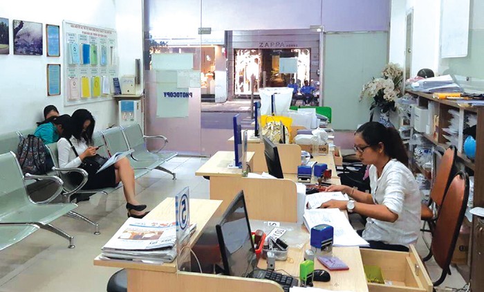 Mở cửa ngoài giờ, dân bớt cực - Ảnh 1.