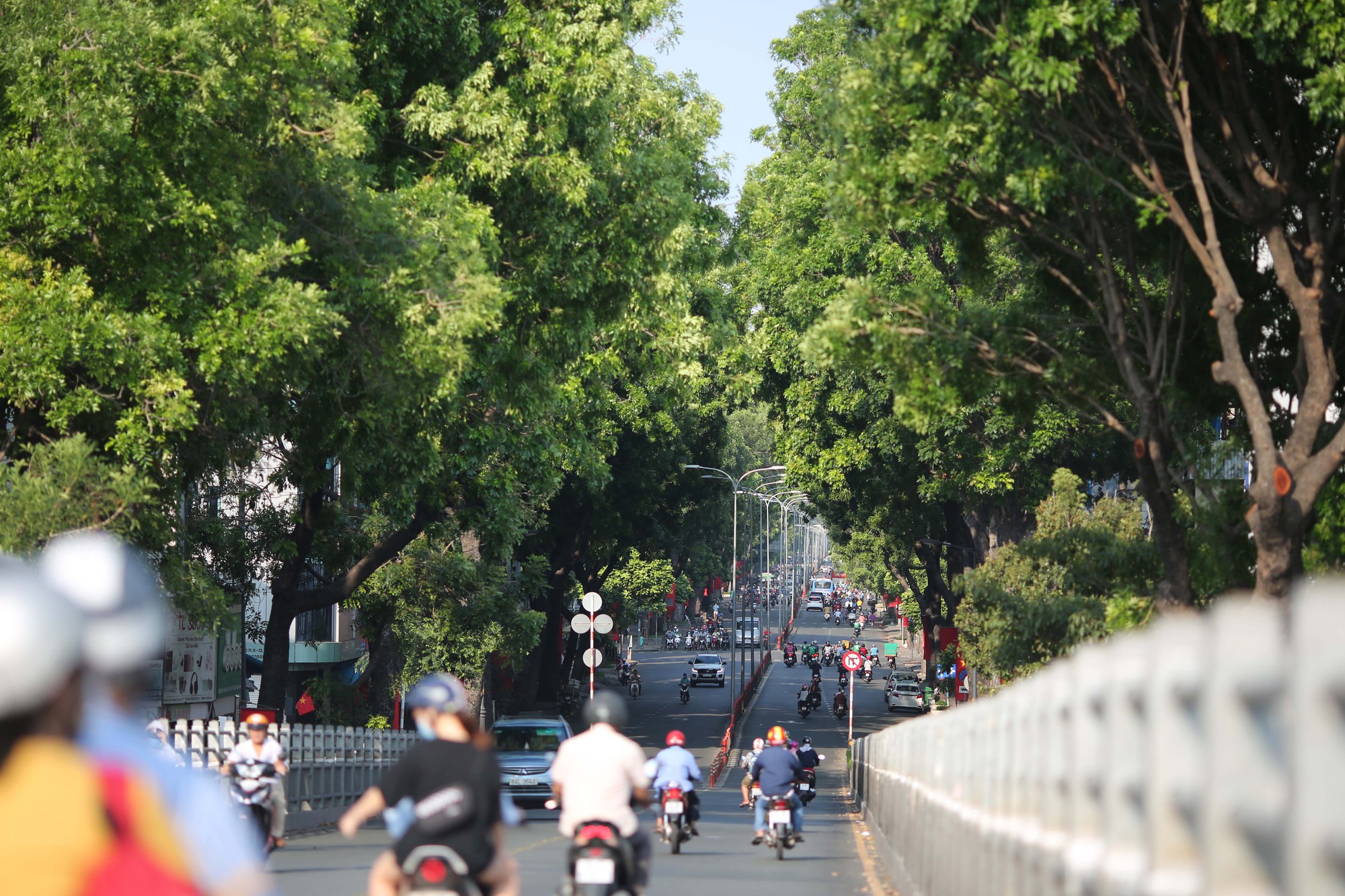 Kỷ niệm 30-4 TP HCM đánh dấu một trang mới trong lịch sử của Việt Nam và thành phố Hồ Chí Minh. Hãy khám phá những hình ảnh đầy cảm xúc và ý nghĩa đến từ ngày này. Cùng chia sẻ và cảm nhận với chúng tôi về sự kiện quan trọng này trong lịch sử dân tộc.