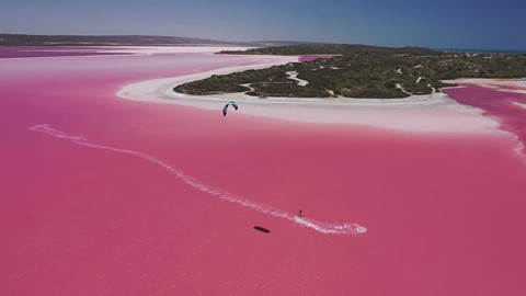 Kỳ lạ hồ nước có màu hồng tại Australia