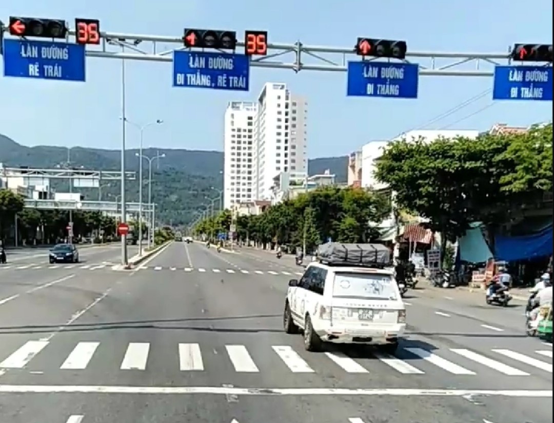 Đoàn xe vượt đèn đỏ ở Đà Nẵng là xe Công ty CP Tập đoàn Trung ...