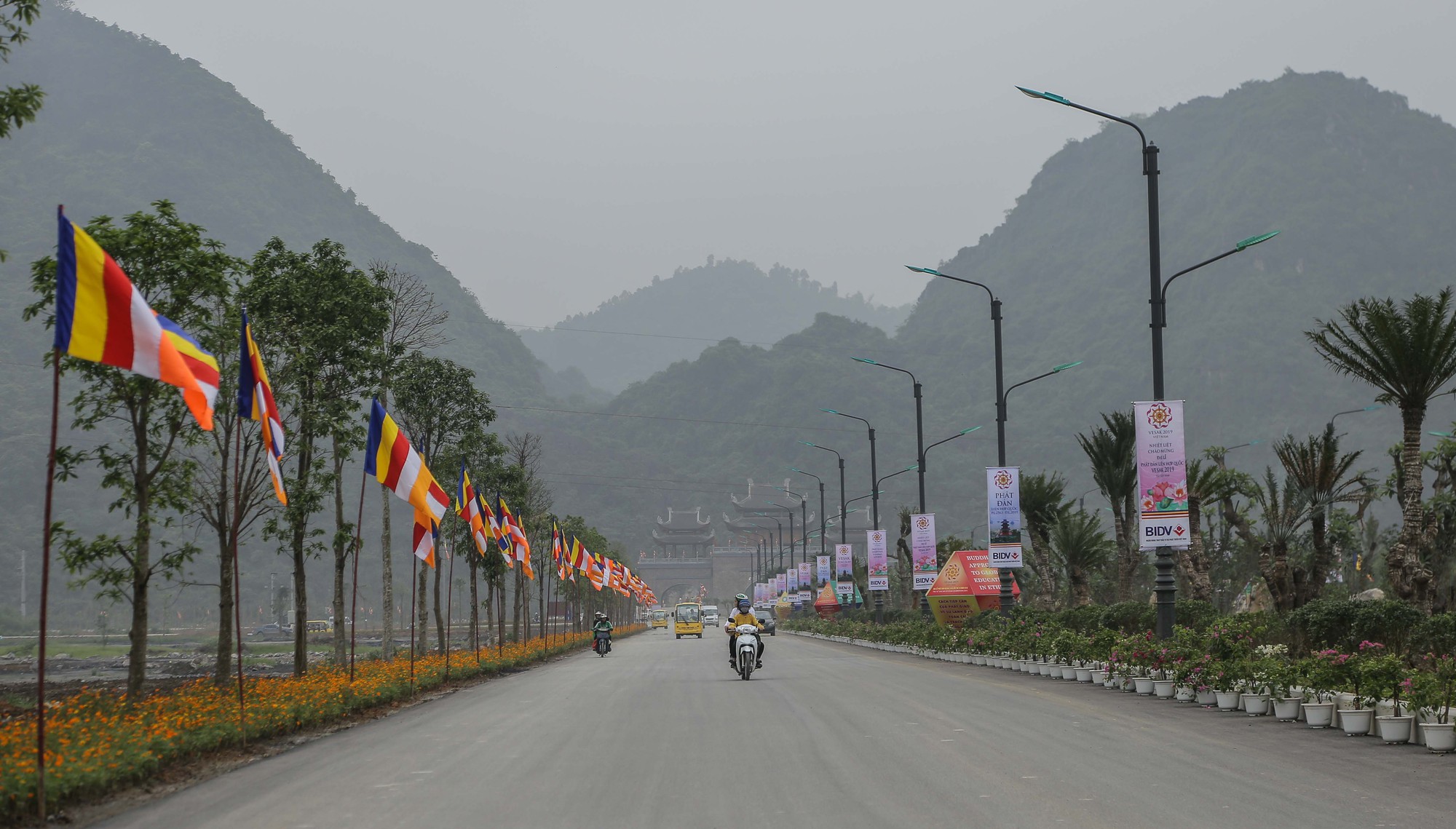 Cận cảnh Chùa Tam Chúc sẵn sàng cho đại lễ Phật đản Vesak 2019 - Ảnh 4.