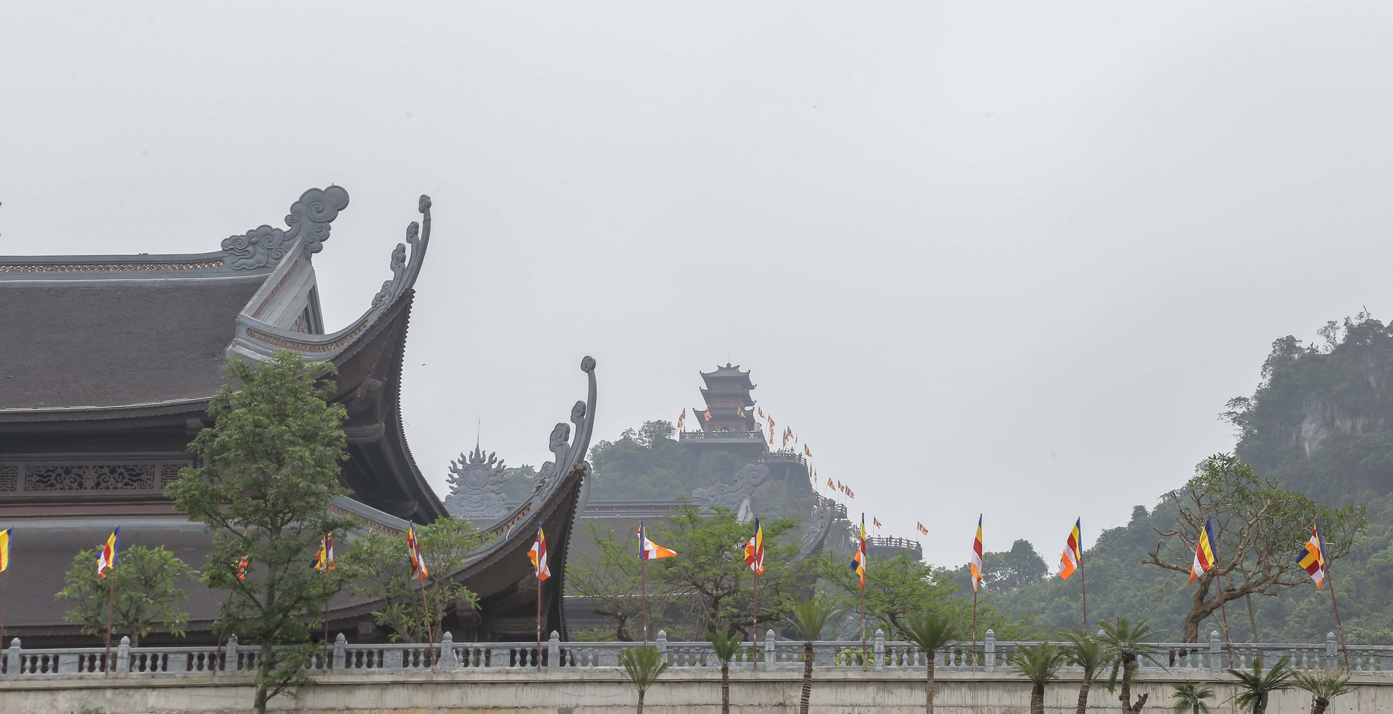 Cận cảnh Chùa Tam Chúc sẵn sàng cho đại lễ Phật đản Vesak 2019 - Ảnh 21.