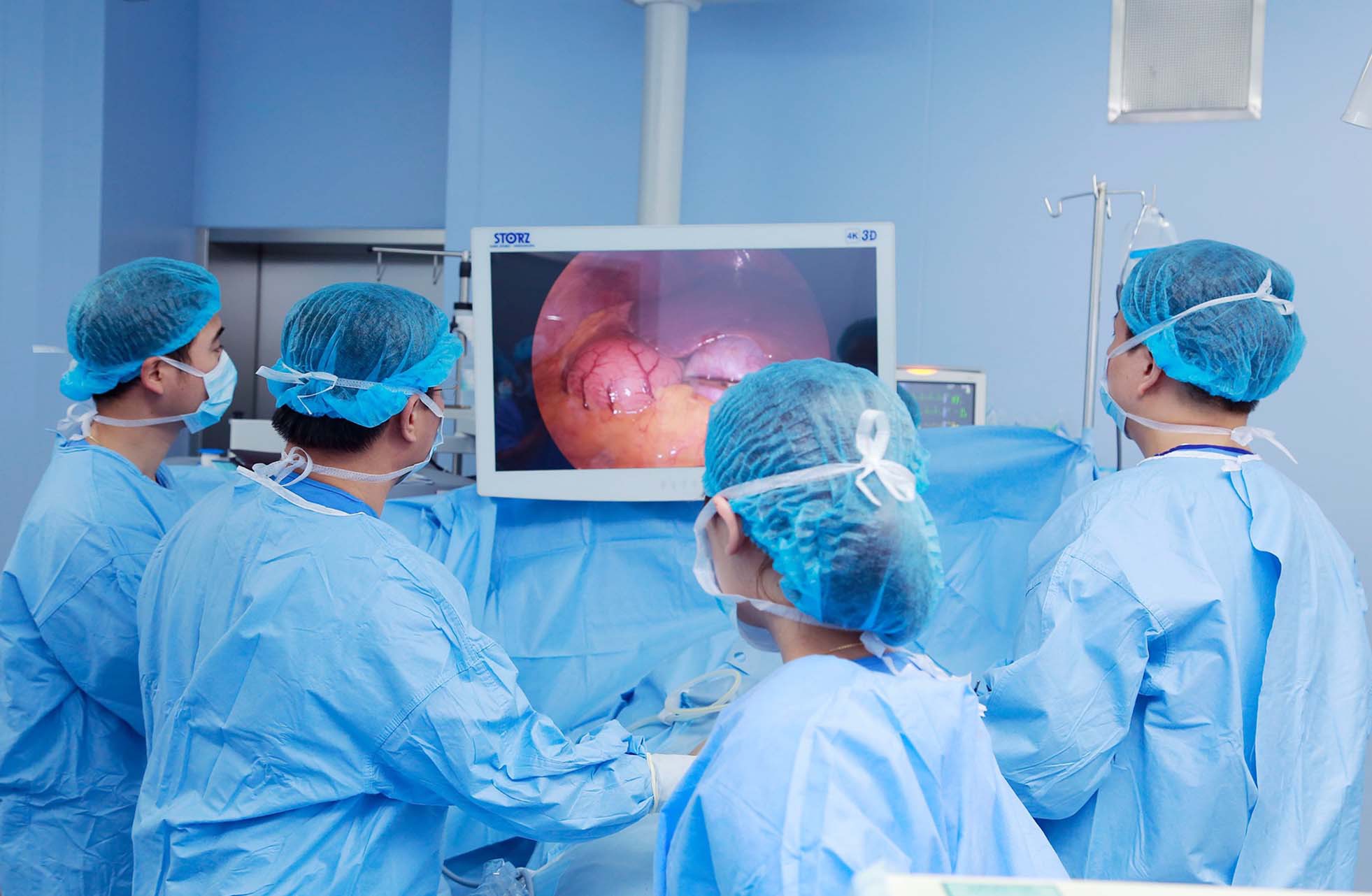 Cắt to&agrave;n bộ dạ d&agrave;y bằng nội soi cứu sống người bệnh ung thư nguy kịch - Ảnh 3.