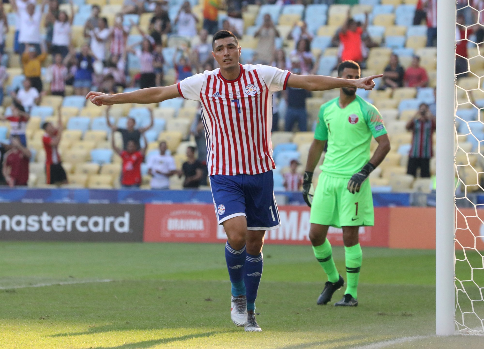 Ngược dòng cầm hòa Paraguay, Qatar gây sốc Copa America - Báo Người lao động