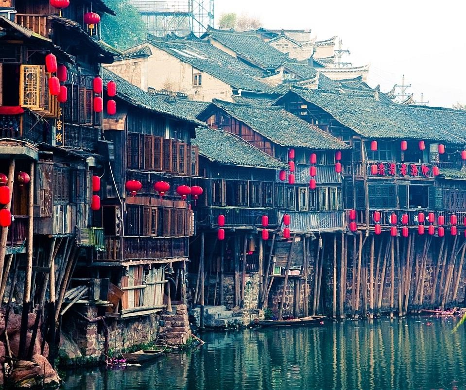 Những công trình kiến trúc kỳ lạ ở Trung Quốc - Ảnh 3.