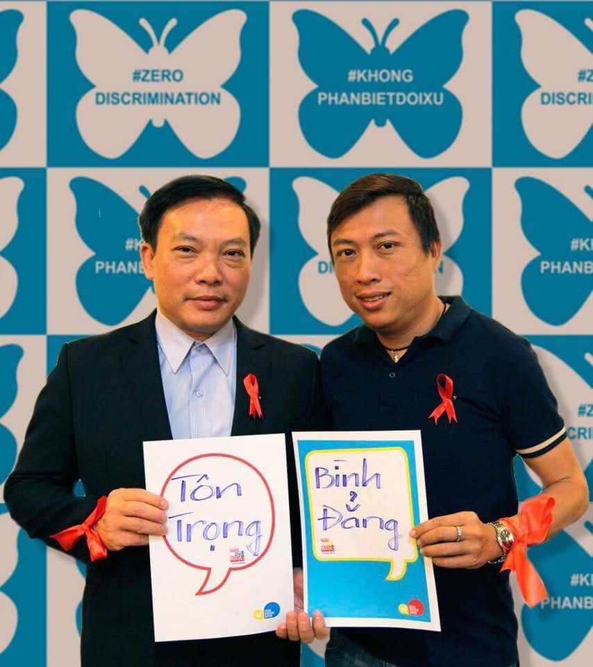 [eMagazine] - Chuyện của Phong, người tiên phong phòng, chống HIV/AIDS - Ảnh 12.