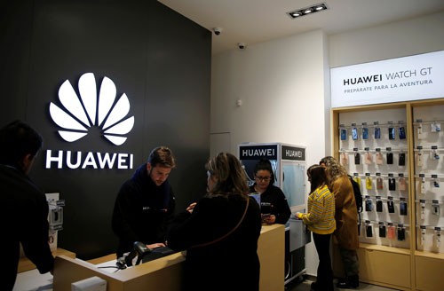 Huawei ngày càng gặp khó ở phương Tây - Ảnh 1.