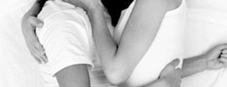 Thảm kịch sau khi đẩy cửa phòng khách sạn thấy vợ bên...