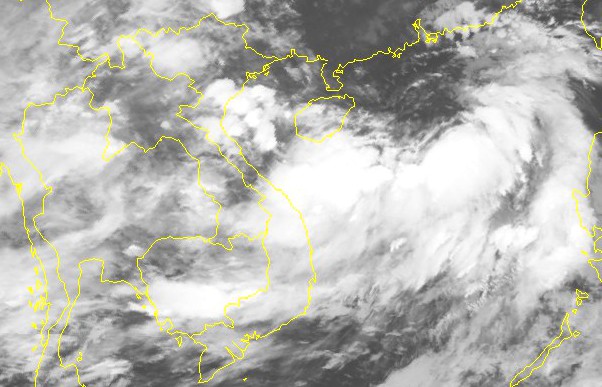 Áp thấp mạnh lên thành bão giật cấp 11 hướng vào Hải Phòng-Quảng Ninh - Ảnh 2.