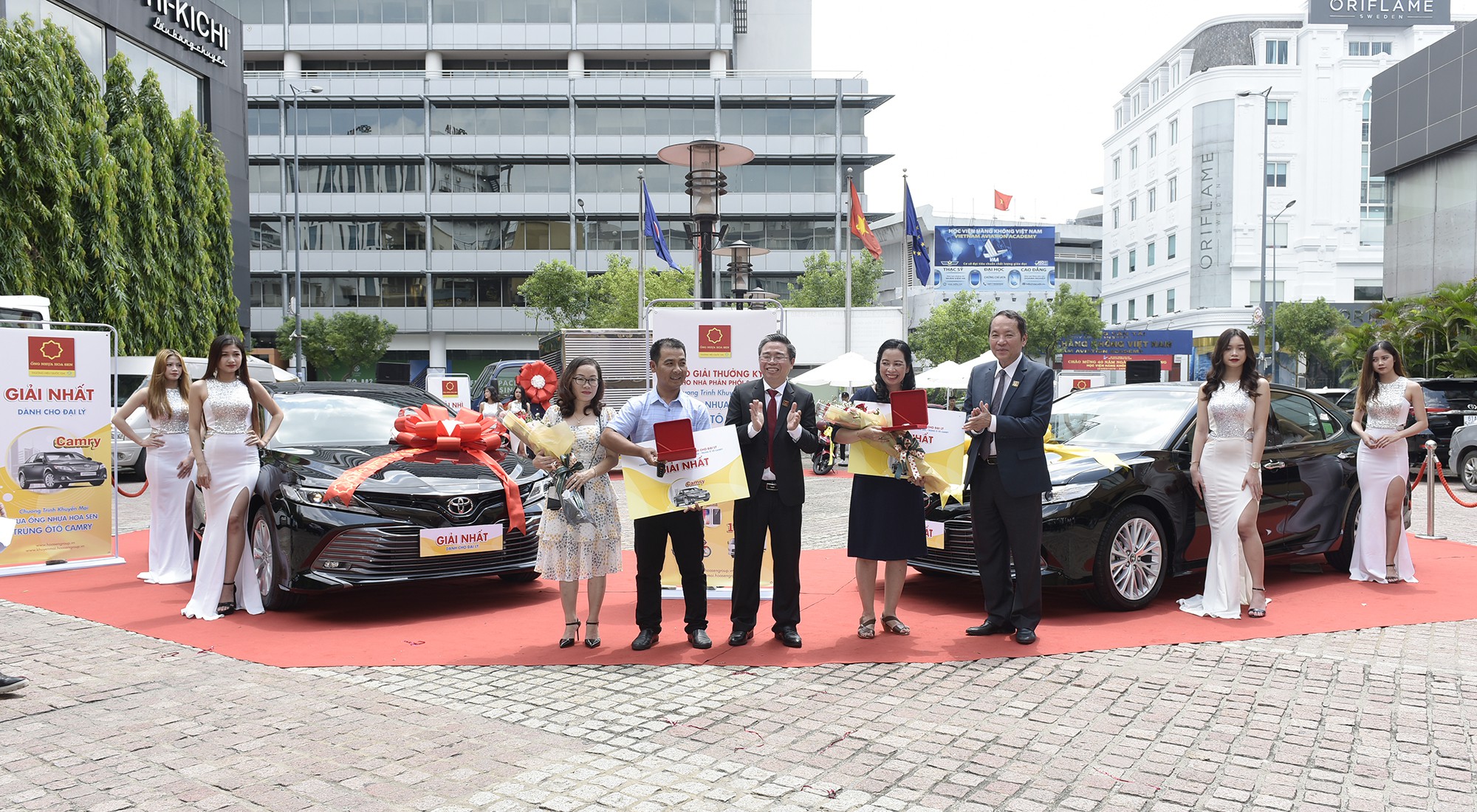 Tập đoàn Hoa Sen trao thưởng "Mua ống nhựa Hoa Sen – Trúng ôtô Camry" kỳ 1