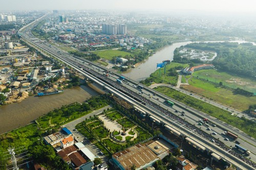 Người Việt khó mua nhà vì giá đất tăng nhanh - Ảnh 1.