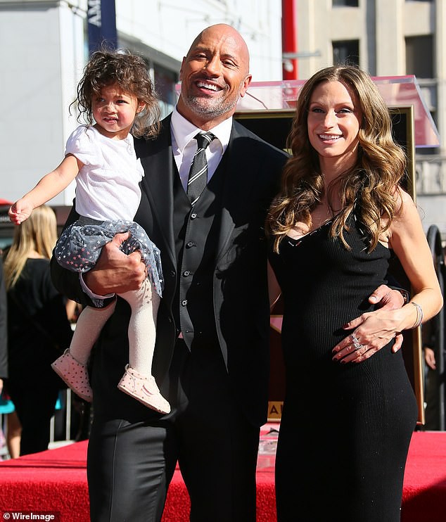 The Rock actor shows off a discreet wedding photo - Photo 12.