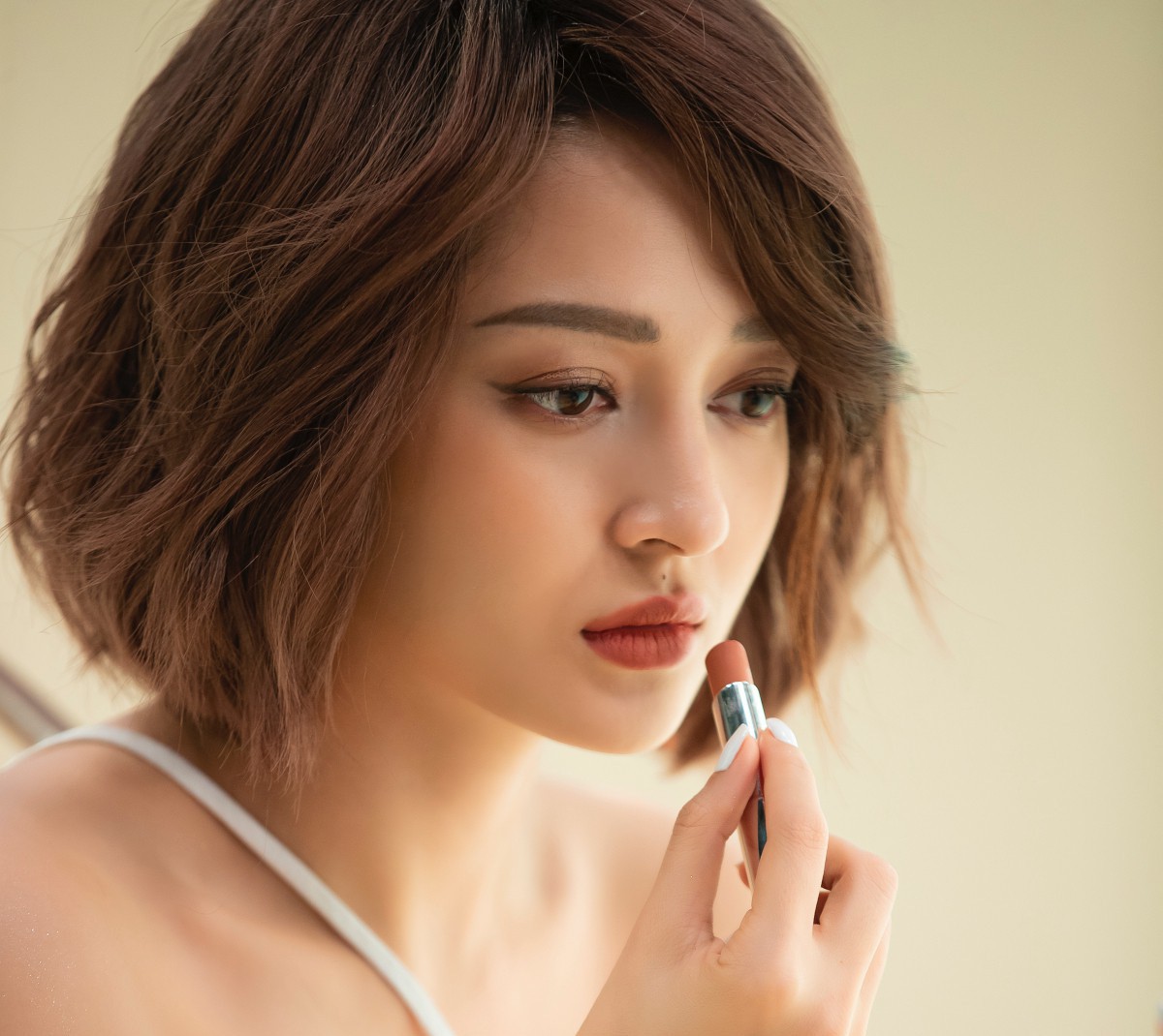 Dân mạng đua nhau "soi" MV lọt top trending YouTube của Bảo Anh
