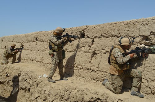 Hòa đàm đình trệ, Taliban đe dọa Mỹ - Ảnh 1.