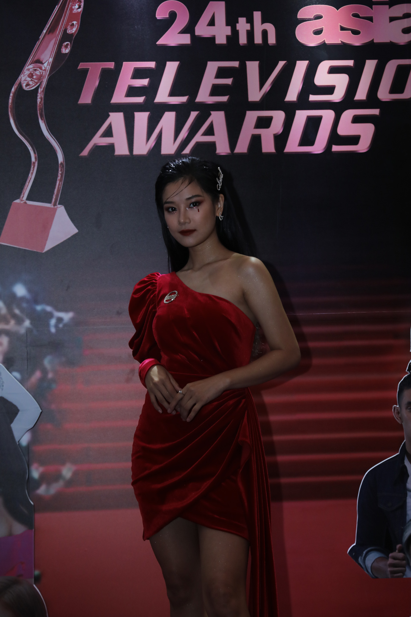 Hoàng Yến Chibi đẹp hút hồn trên thảm đỏ - Ảnh 6.