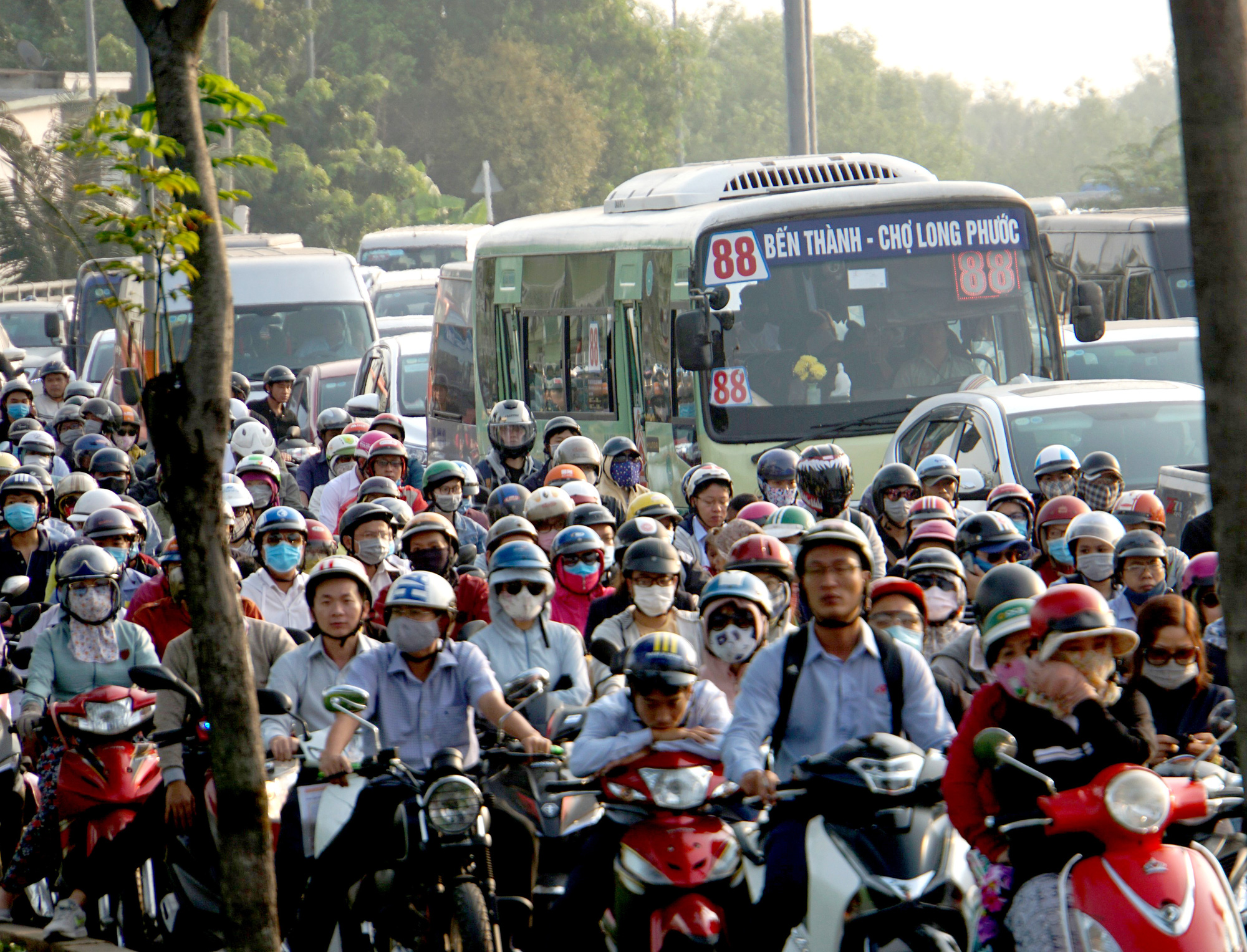 Kẹt xe khắp Sài Gòn  VnExpress